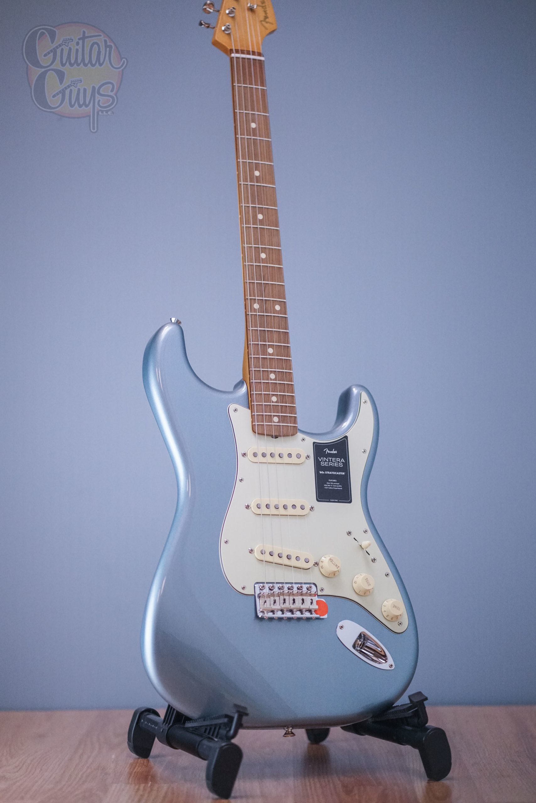 Fender Vintera 60's Stratocaster PF Ice Blue Metallic